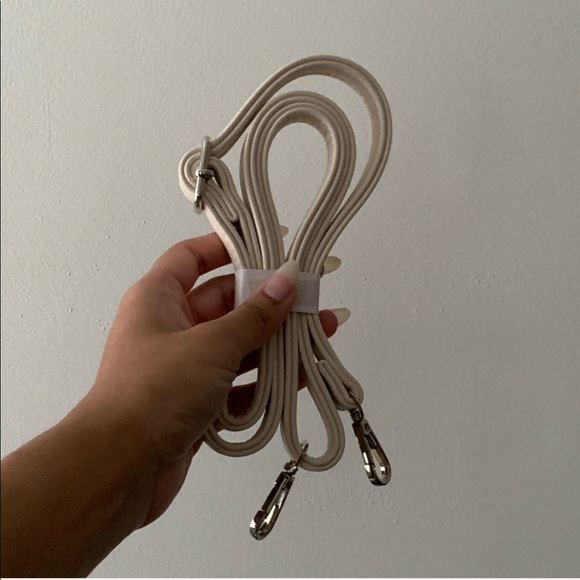 Small circle handbag - Picture 5 of 10